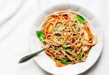 Facebook, Hi5, MySpace si restul Amestec